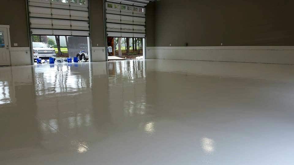 White floor installed in new car servicing center in Texas